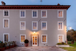 Villa Brunetta, Discover your Modern but Traditional Villa in Lucca, Capannori